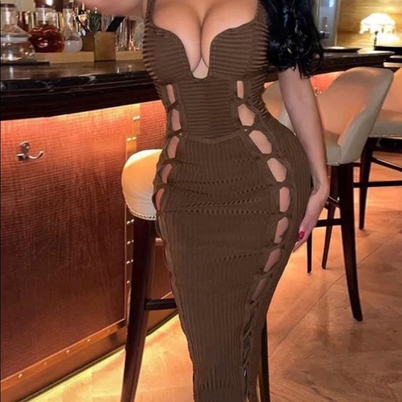 Dress - Picture 2 of 2